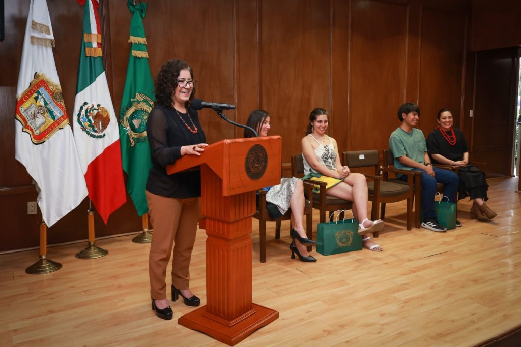 rectora recibe a alumnos de intercambio