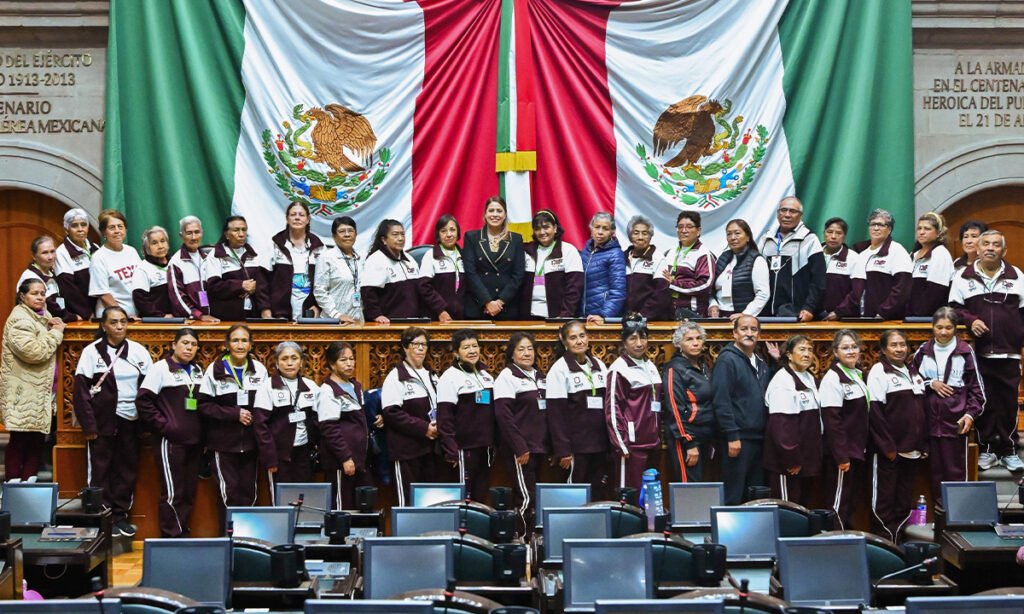 maria-jose-perez-abre-puertas-congreso-edomex-adultos-mayores-texcoco