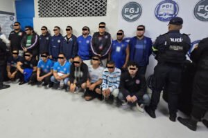 Ataque grupal en Neza termina con 17 detenidos de barra de futbol