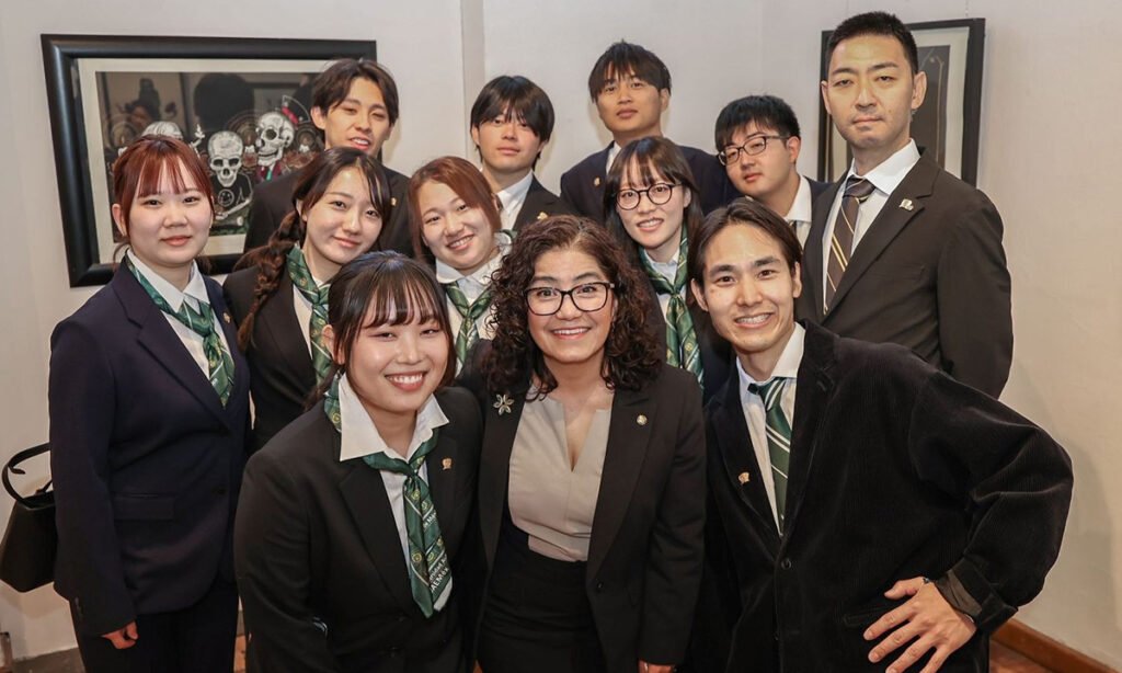 Estudiantes japoneses visitan la UAEMéx como parte de intercambio académico