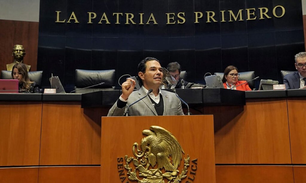 Llama Enrique Vargas a proteger infancia del crimen y abandono