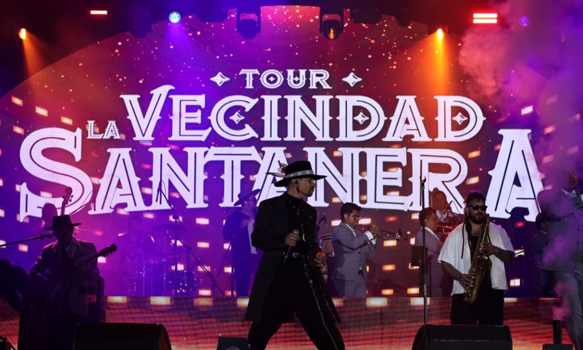 VIDEO - La Vecindad Santanera pone a bailar a Toluca