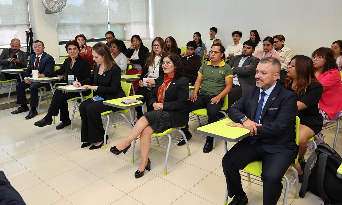 paty-zarza-llama-al-dialogo-y-abre-foros-para-reformar-la-ley-de-la-uaemex