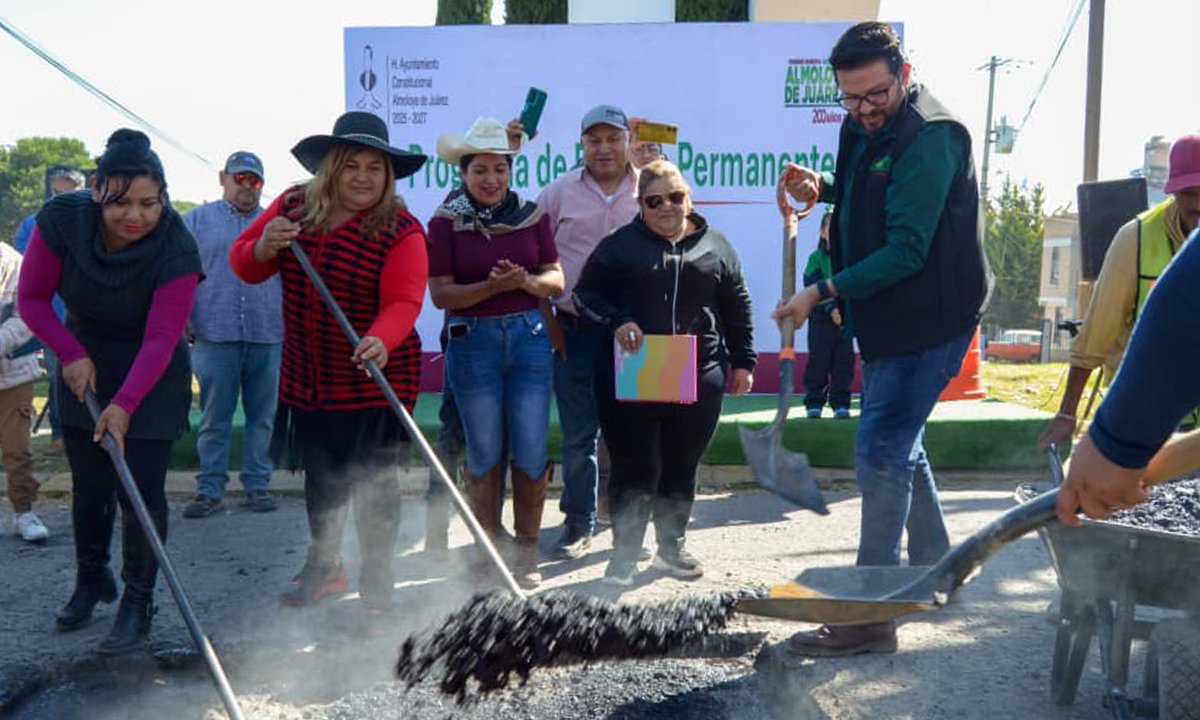 Almoloya de Juárez refuerza vialidades con programa de bacheo