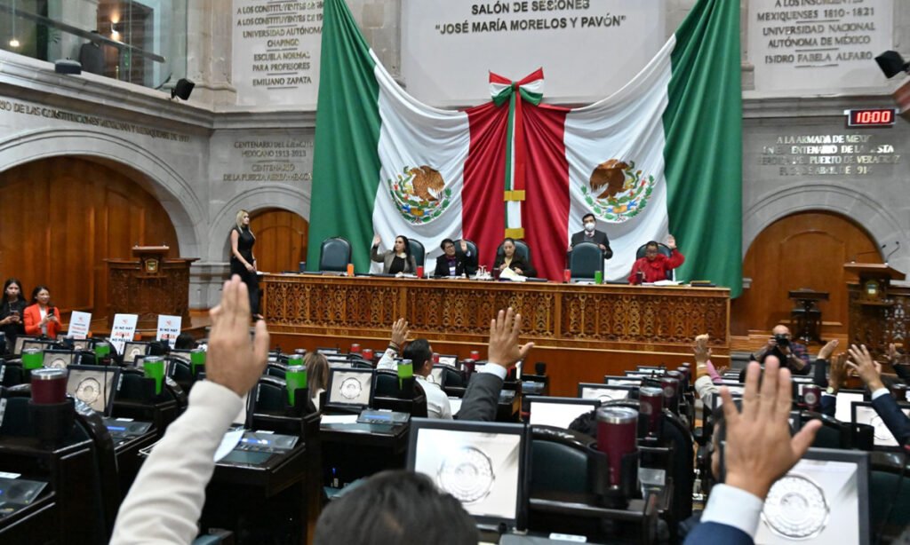 Carlos López Imm propone paneles solares en escuelas mexiquenses