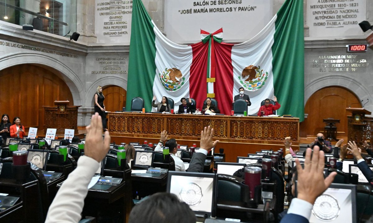 Carlos López Imm propone paneles solares en escuelas mexiquenses