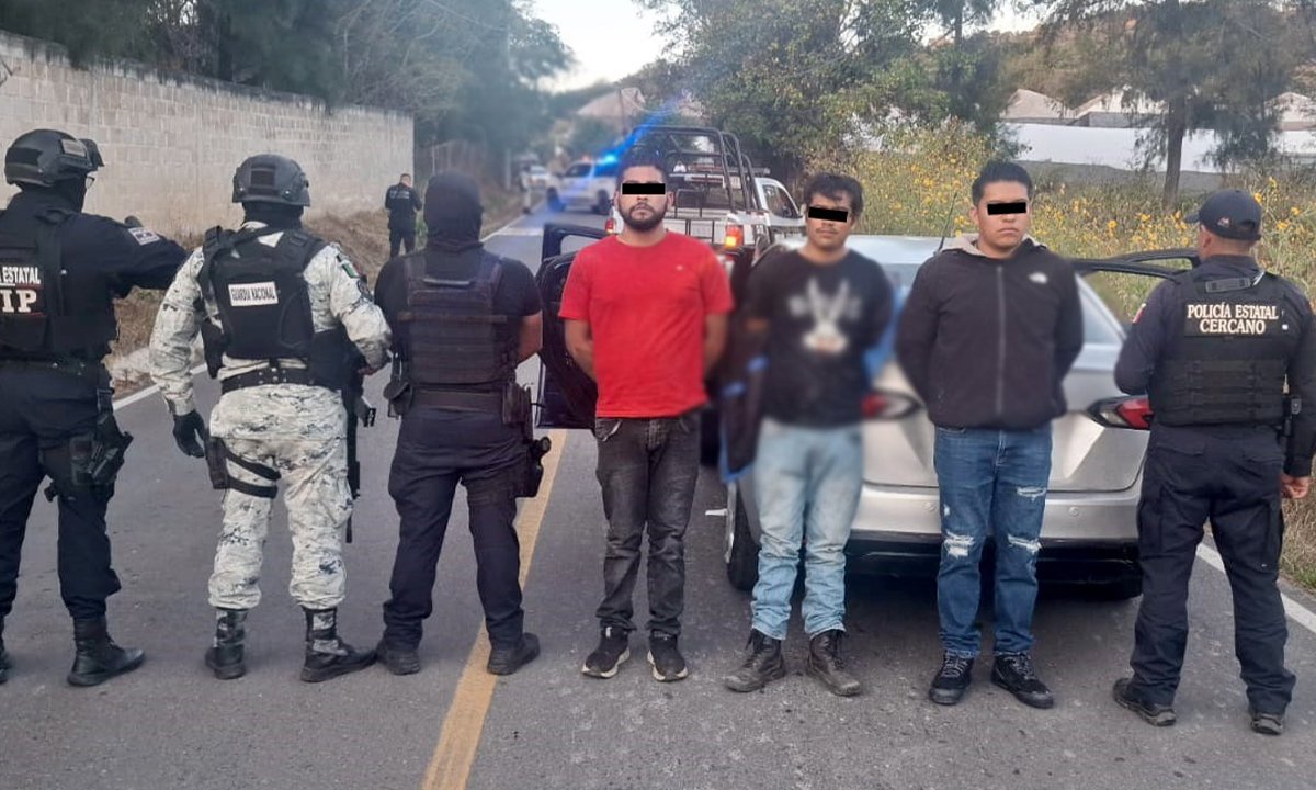 Detienen a tres hombres por robo violento de camioneta en Zumpahuacán