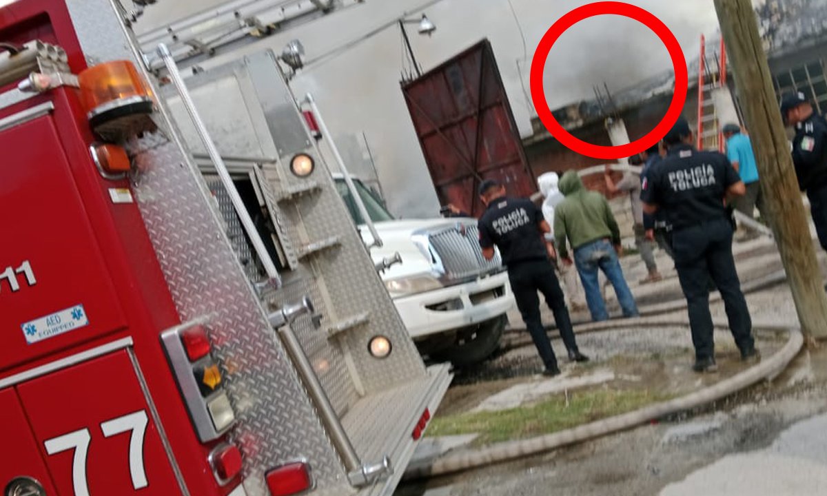 Fuerte incendio en fábrica recicladora de Toluca