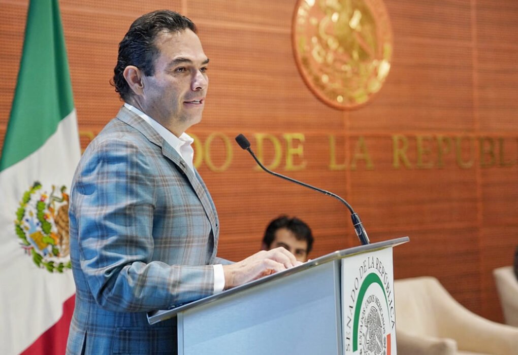 Enrique Vargas impulsa ley contra contenido sexual falso generado con IA