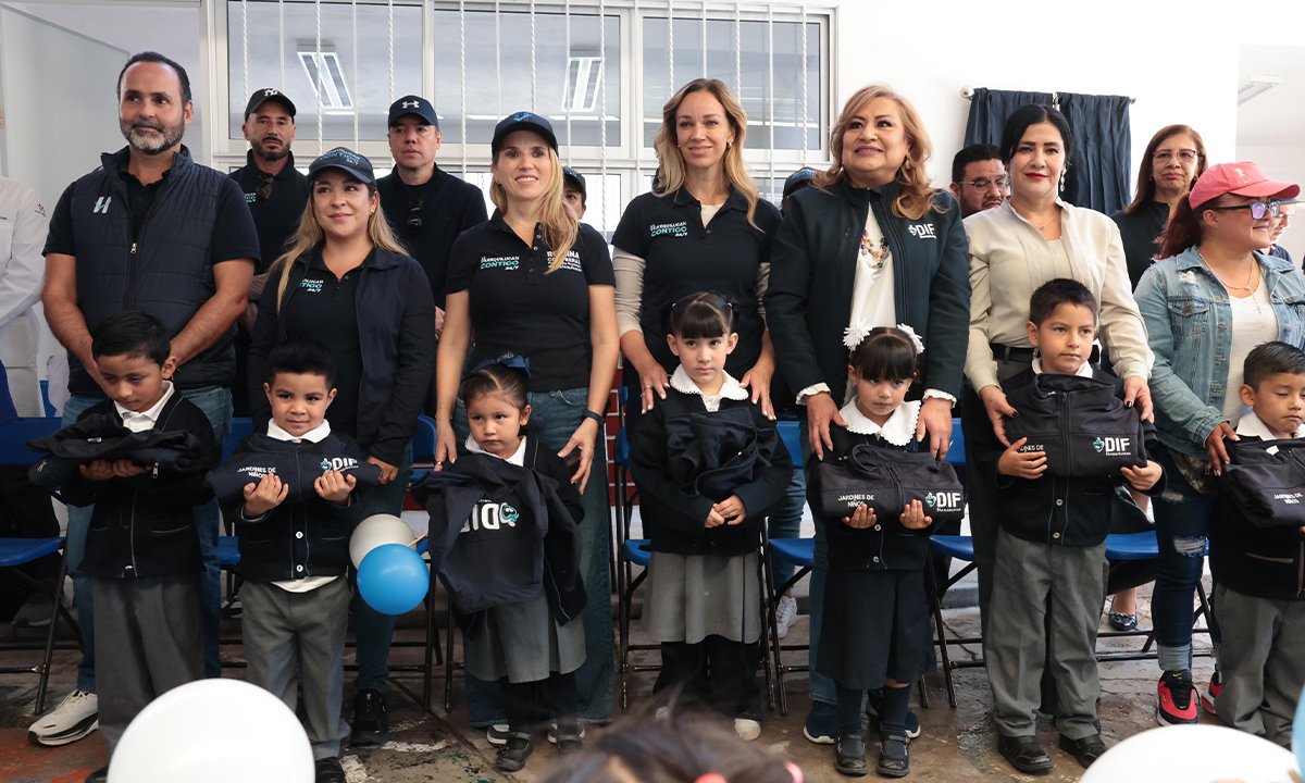 Huixquilucan abriga a su niñez con más de mil 400 chamarras