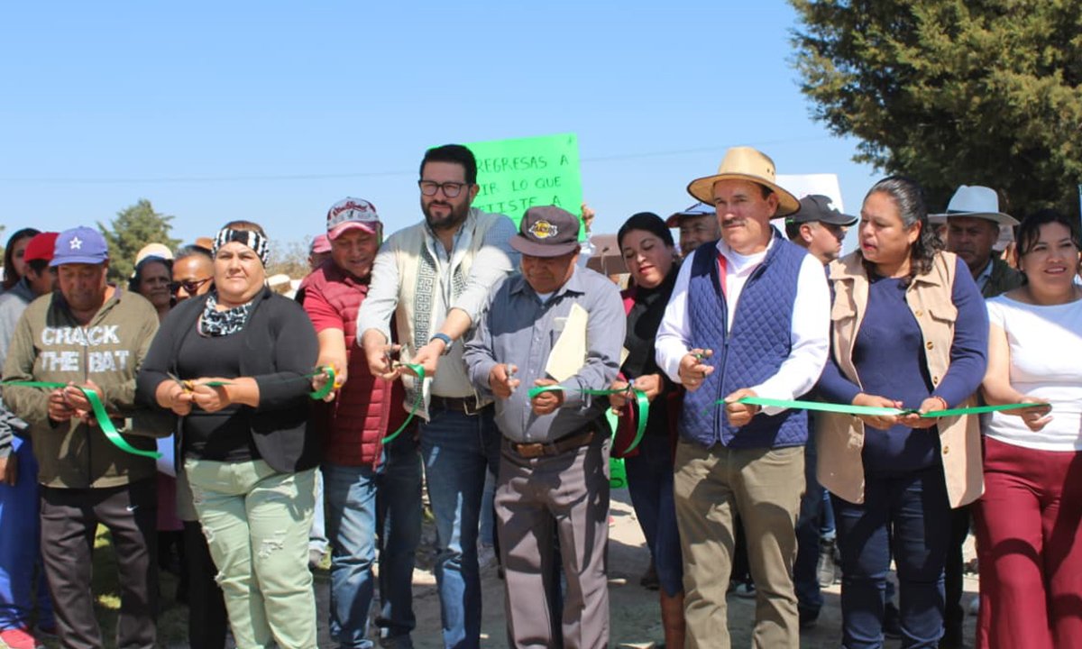 Ricardo Solís mejora escuelas y espacios públicos en Almoloya de Juárez