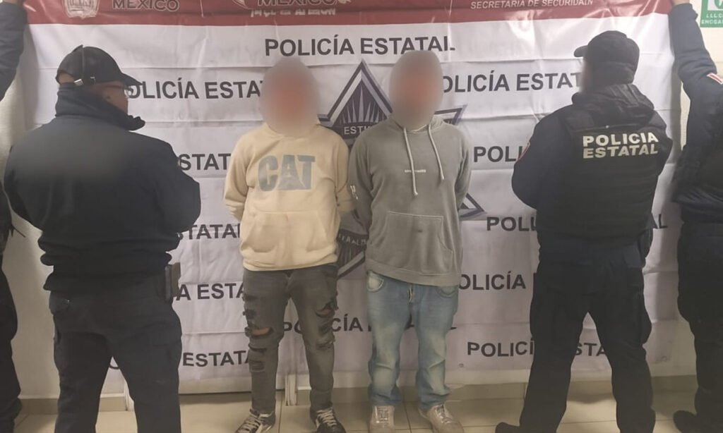 Vecinos alertan y policías detienen a presuntos asaltantes en Almoloya