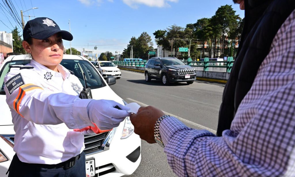 Solo mujeres policías podrán infraccionar en Edoméx