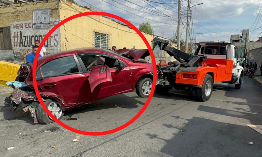 Camioneta sin frenos provoca choque y deja lesionados, en Ecatepec