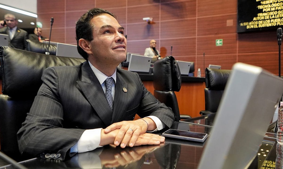 Enrique Vargas impulsa apoyo a menores huérfanos por feminicidio y desaparición