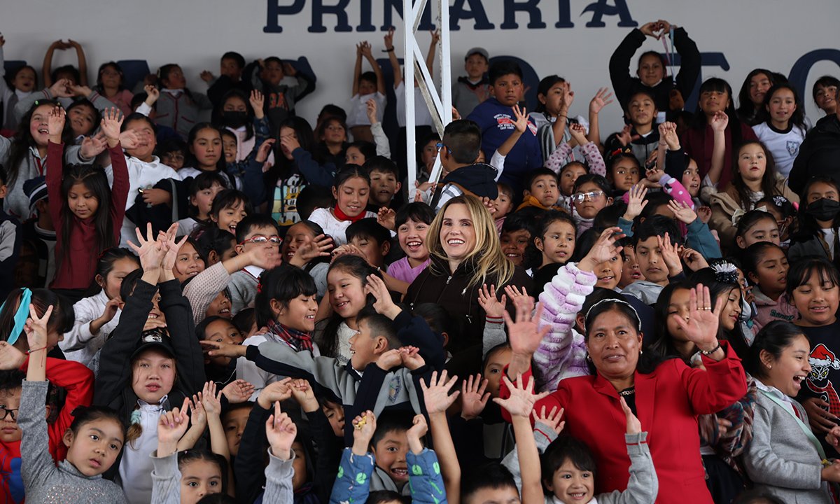 Más de mil 800 alumnos de Huixquilucan estrenan escuelas renovadas