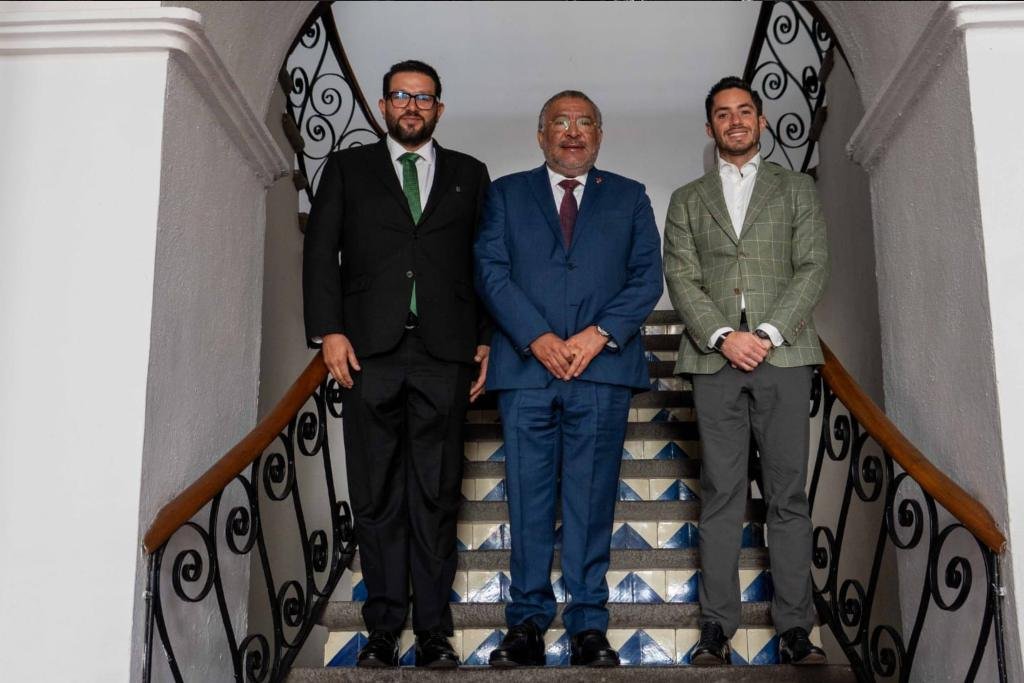 asiste Pepe Couttolenc