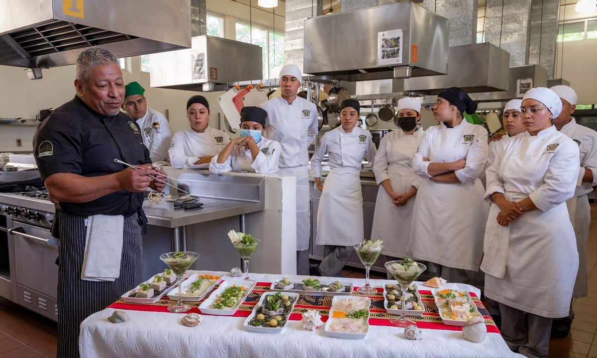 UAEMéx destaca la influencia virreinal en la cocina mexicana actual