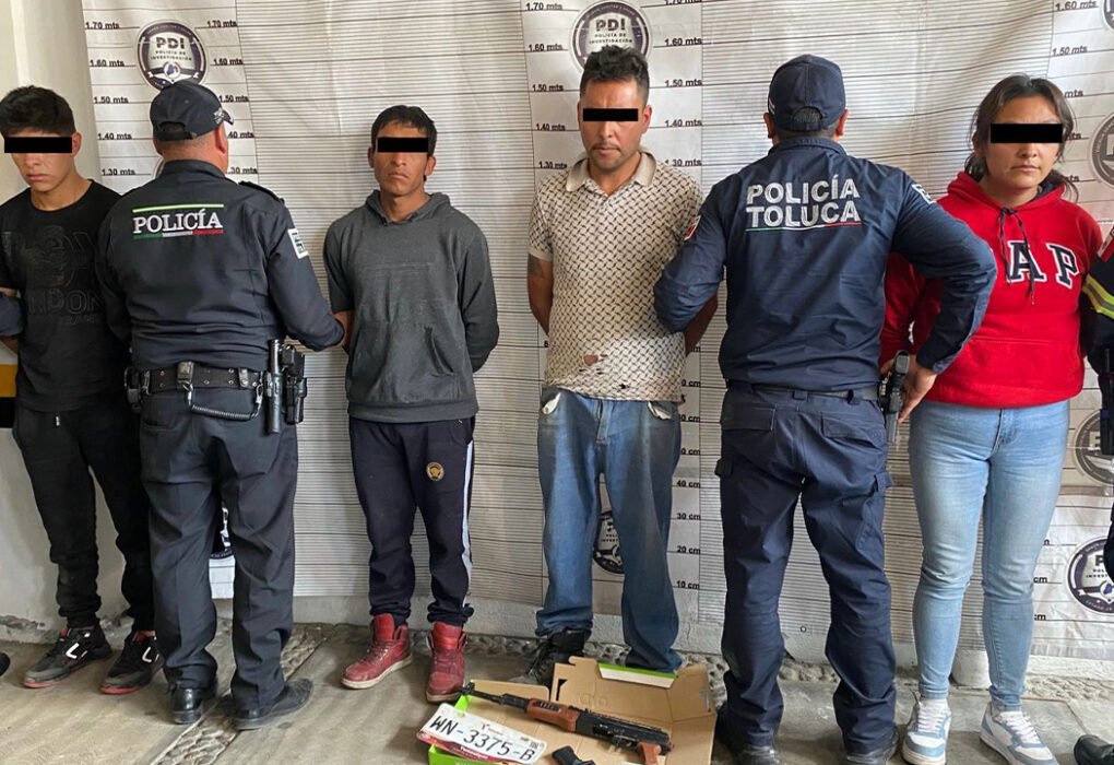 Caen en Toluca presuntos ladrones de transporte de carga