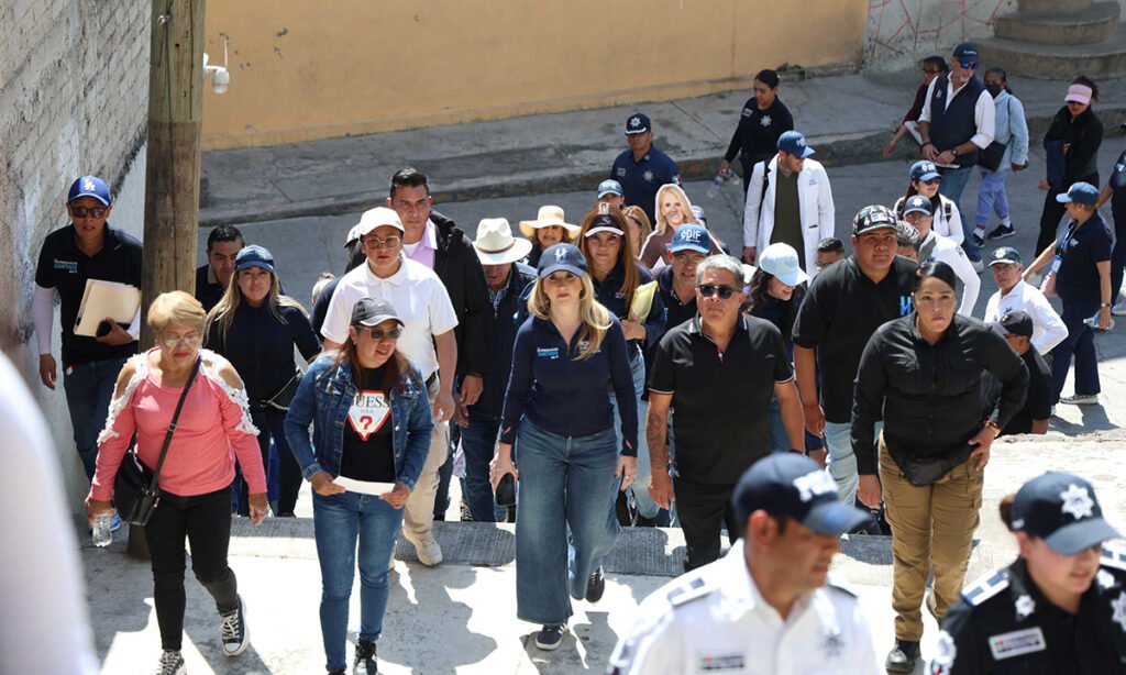 Huixquilucan mejora infraestructura vial y deportiva en dos colonias