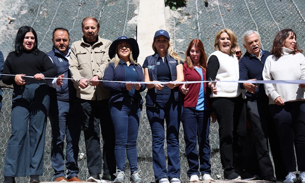 Romina Contreras entrega octavo talud en Huixquilucan