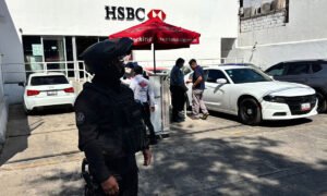 “Barón Rojo” vigila bancos de Toluca