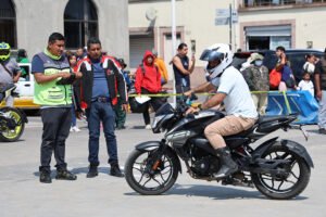 Certificación y licencias para motociclistas avanzan en Huixquilucan