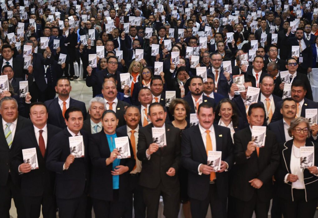 Congreso mexiquense presente en Pleno del SNTE