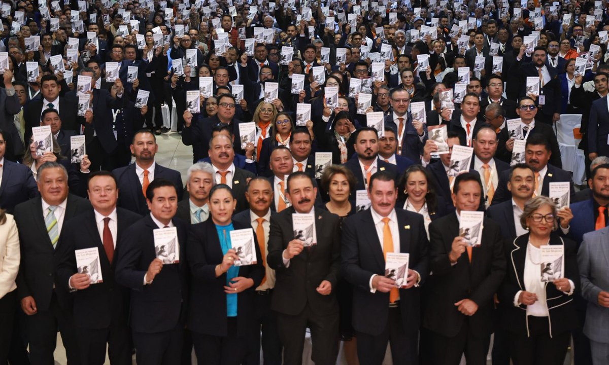 Congreso mexiquense presente en Pleno del SNTE