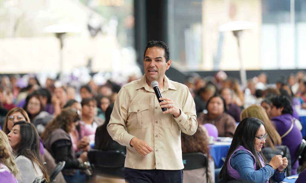 Enrique Vargas participa en actos por el Día de la Mujer