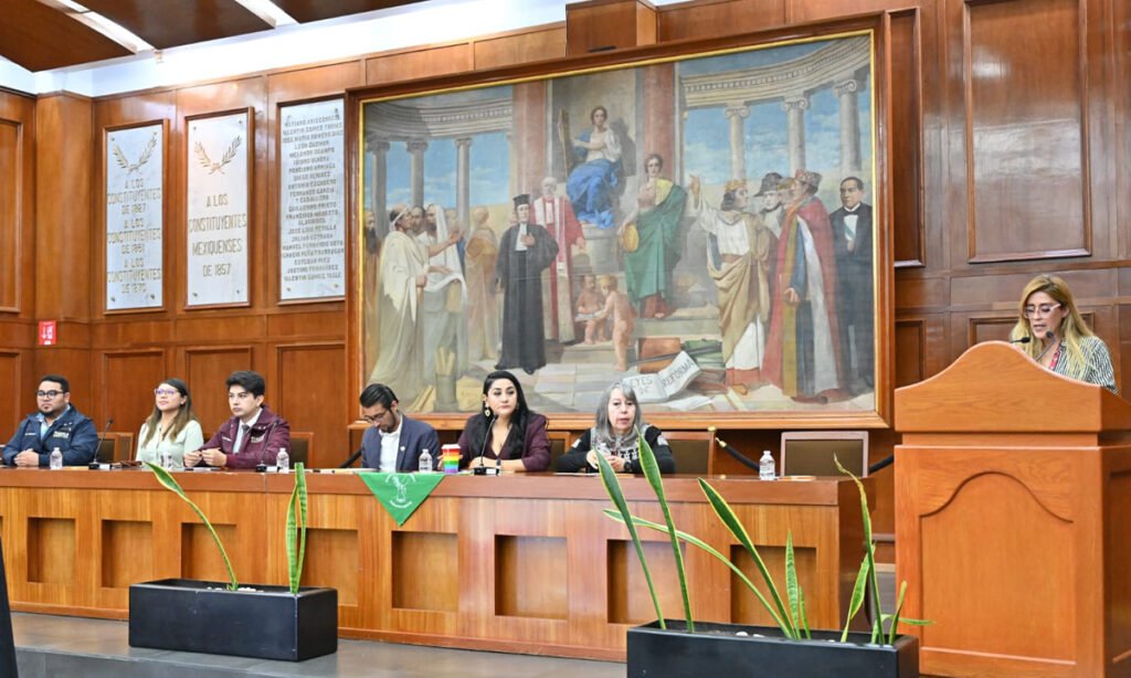 Foro feminista aborda avances en equidad en Edomex