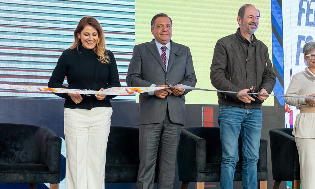 Ricardo Moreno inaugura Primaverarte Toluca 2026 con feria de lectura