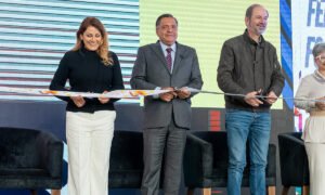Ricardo Moreno inaugura Primaverarte Toluca 2026 con feria de lectura