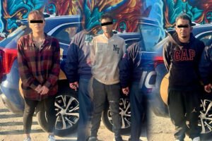 Robo en secundaria de Toluca deja tres detenidos