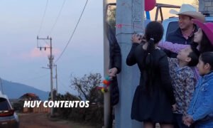 VIDEO - Rodolfo Noguez inaugura sistema de electrificación en Mexicaltongo