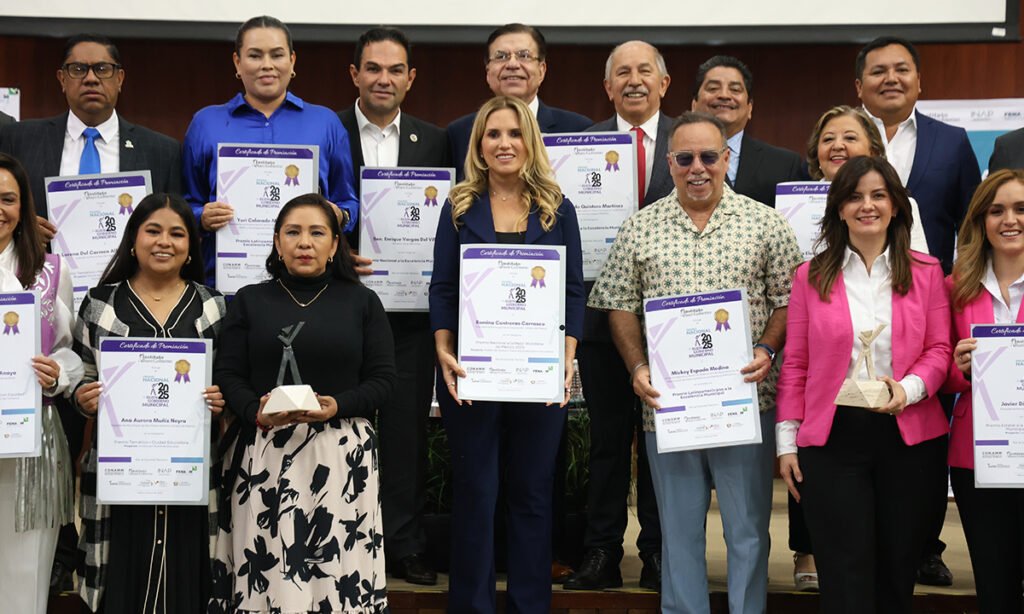 Romina Contreras recibe Premio Nacional al Buen Gobierno