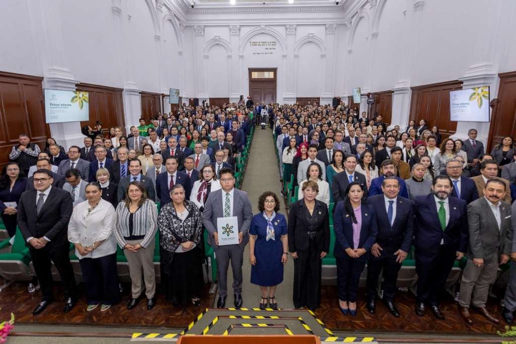 Primer informe de la rectora