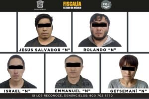 cuatro hombres y una mujer