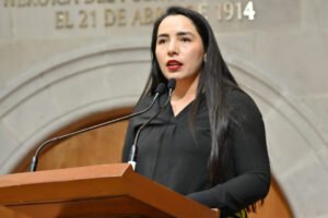 Arleth Grimaldo propone “Huella Verde” en bajopuentes del Edomex