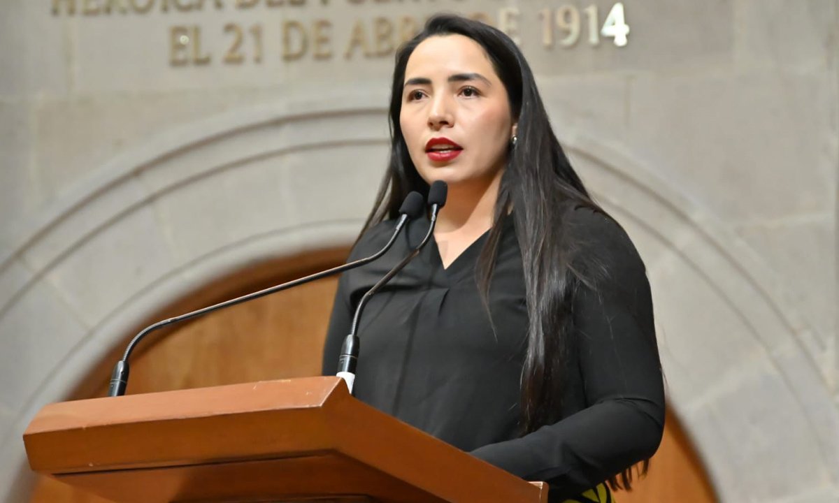 Arleth Grimaldo propone “Huella Verde” en bajopuentes del Edomex