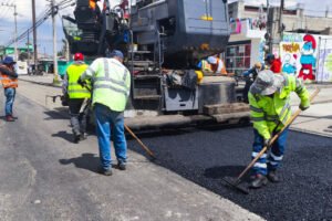 Avanza pavimentación en avenida Lombardo Toledano