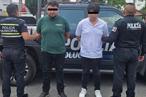 Caen en Toluca por robo de celulares; aseguran 15 teléfonos en operativo