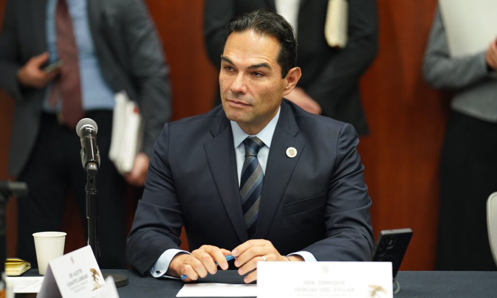 Enrique Vargas plantea beneficios fiscales a series y películas que promuevan legalidad