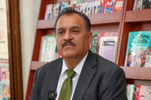 Estudiantes de la UAEMéx alfabetizan en Atlacomulco