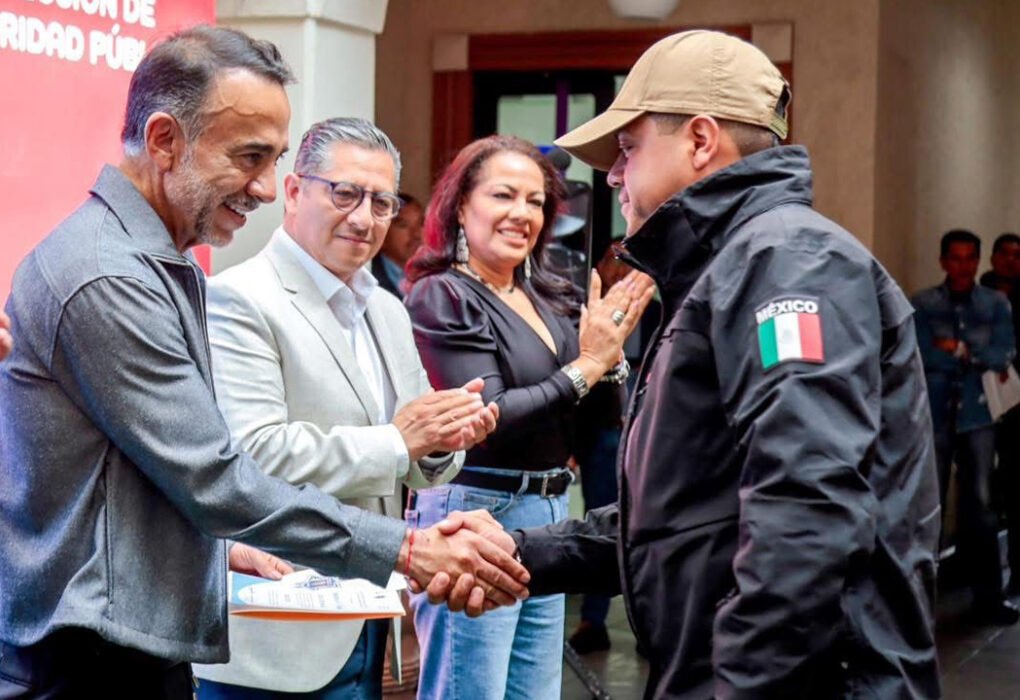 Metepec otorga seguro de vida y apoyos a trabajadores