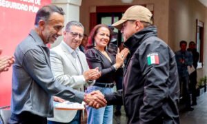 Metepec otorga seguro de vida y apoyos a trabajadores