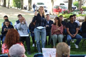 Romina Contreras lidera ranking de alcaldes metropolitanos