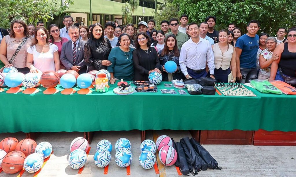 UAEMéx entrega Potrobús en Centro Universitario Temascaltepec