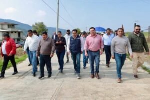 Entrega calles y acceso a jardin de niños