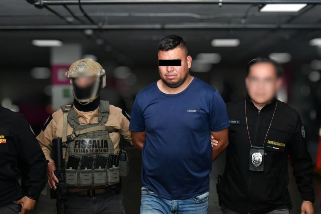 subdirector de la policía municipal de Xalatlaco